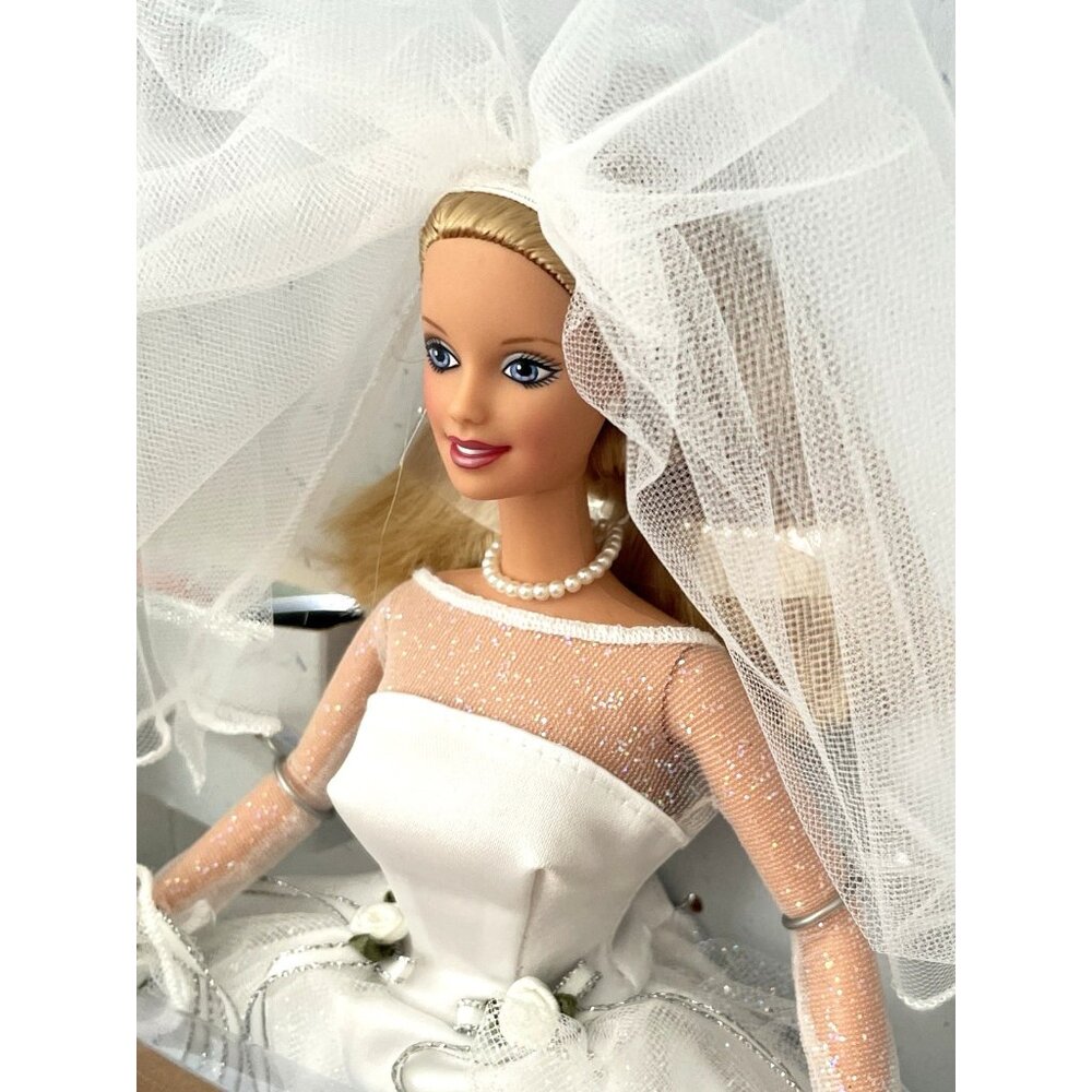 Blushing Bride Barbie Doll 1999 Mattel 26074 - Picture 6 of 13